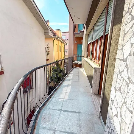 Praga Apartment, A Pochi Passi Dal Mare Rif A754 דירה