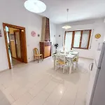 Praga Apartment, A Pochi Passi Dal Mare Rif A754 アパート
