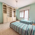 Praga Apartment, A Pochi Passi Dal Mare Rif A754