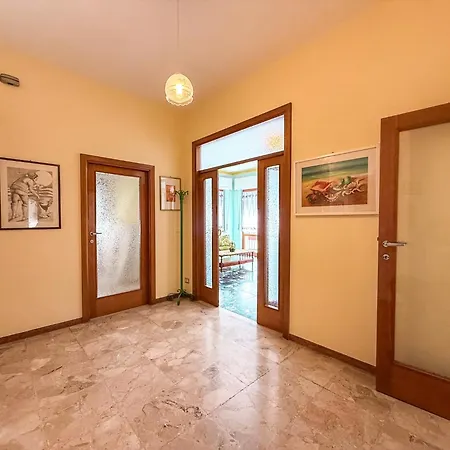 Praga Apartment, A Pochi Passi Dal Mare Rif A754