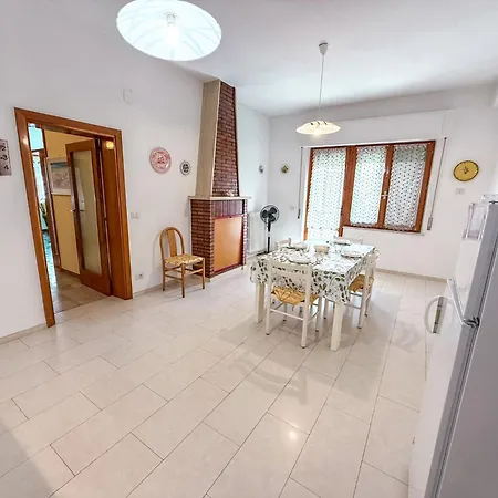 Praga Apartment, A Pochi Passi Dal Mare Rif A754 Lägenhet