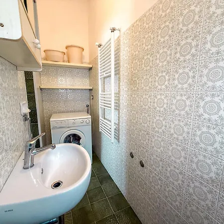 Lägenhet Praga Apartment, A Pochi Passi Dal Mare Rif A754