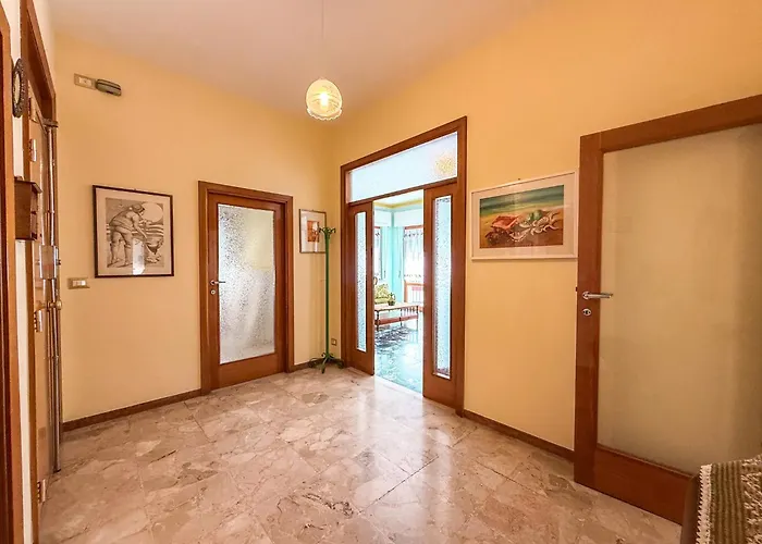 Praga Apartment, A Pochi Passi Dal Mare Rif A754
