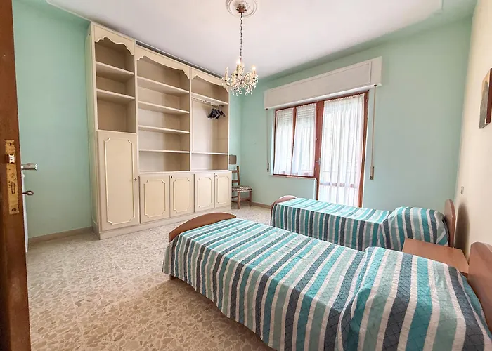 Praga Apartment, A Pochi Passi Dal Mare Rif A754